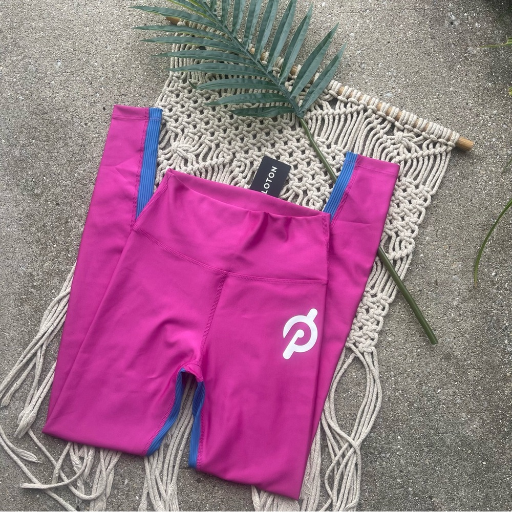New Peloton Fuchsia High Rise Athletic Leggings Size Small - Show Up Rib Legging